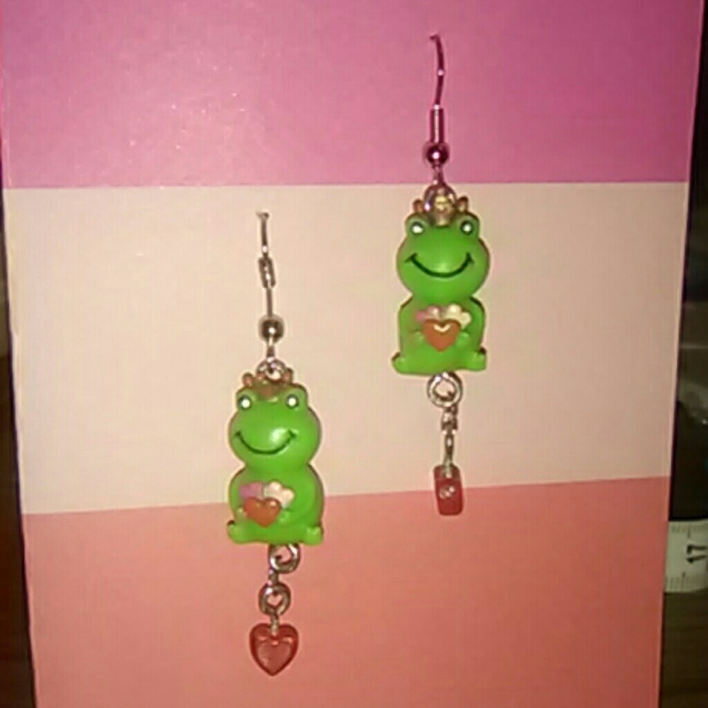 FEB 14TH Prince Frog Valentines day earrings - Picture 1 of 4